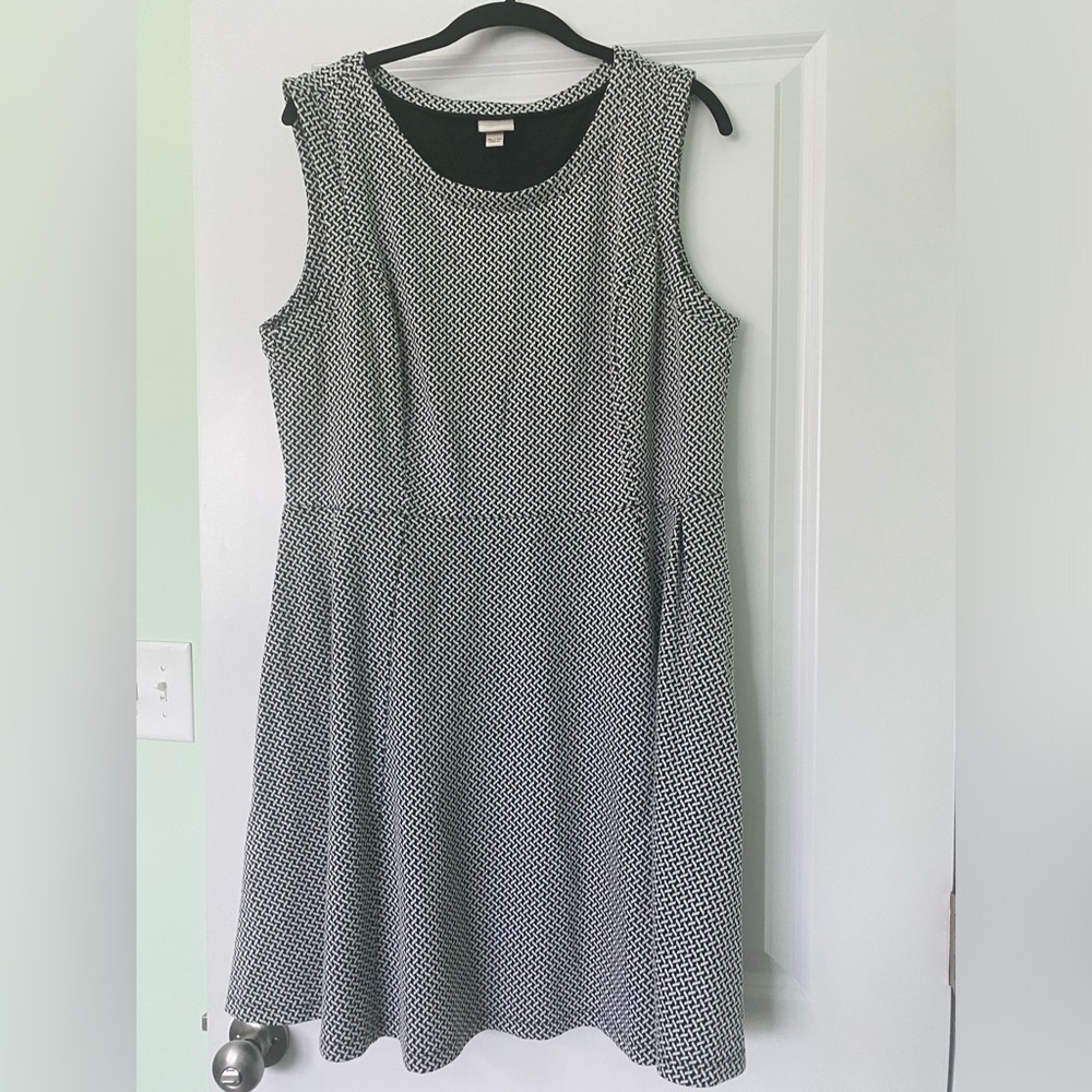 Merona sleeveless black and white dress Xlg